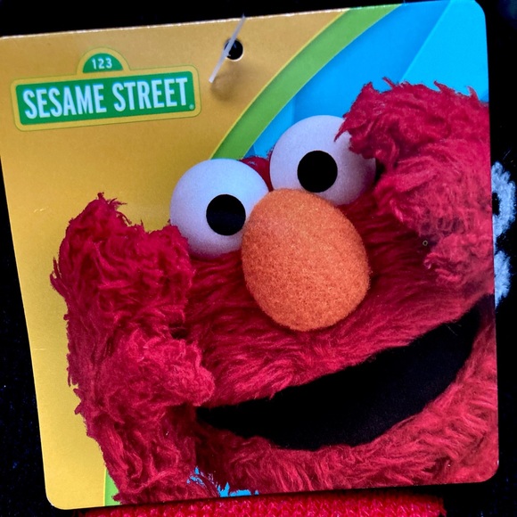 🆕 Sesame Street Sherpa Socks Tickle Me Elmo Sherpa Socks Limited Edition - Picture 16 of 16